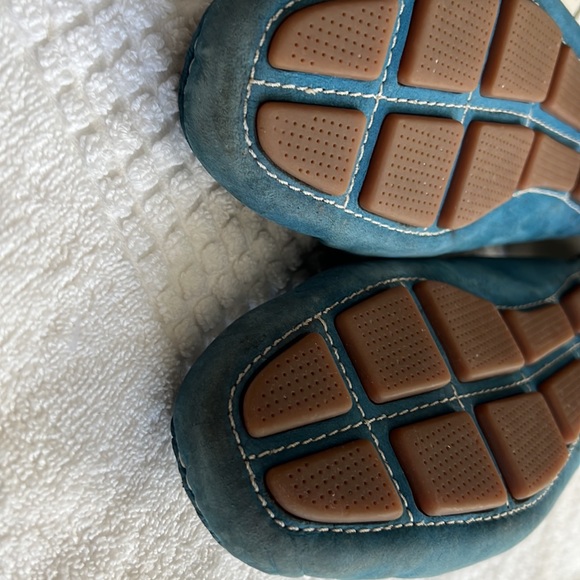 Cole Haan - Picture 7 of 8